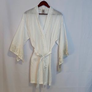 In Bloom Jonquil Cotton Off White Lace Trim Robe